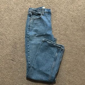 Abercrombie medium wash jeans